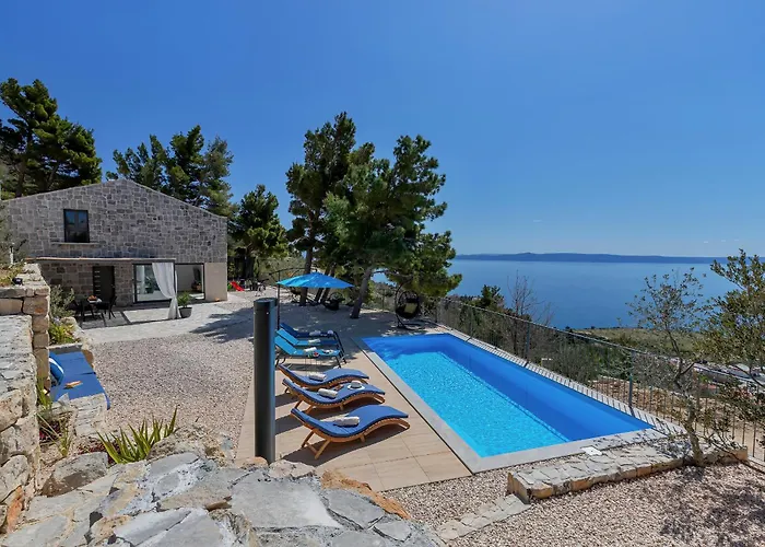 Villa Eaglestone - Isolated Location That Offers Peace And Tranquility