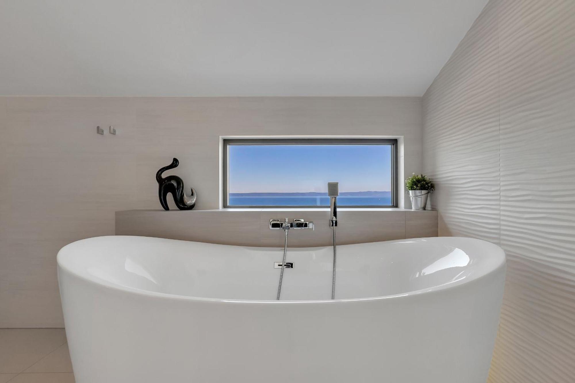 Eaglestone - Isolated Location That Offers Peace And Tranquility * Makarska